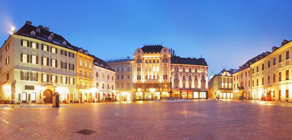 APLEND CITY Hotel Perugia Pressburg Exterior foto